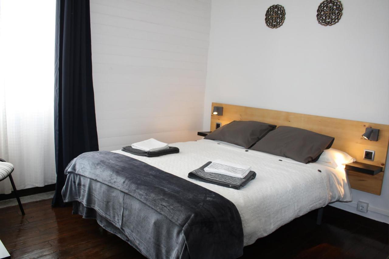 Piso Centrico Amplio, Luminoso, En Casa De Piedra Apartment Гуитириз Екстериор снимка