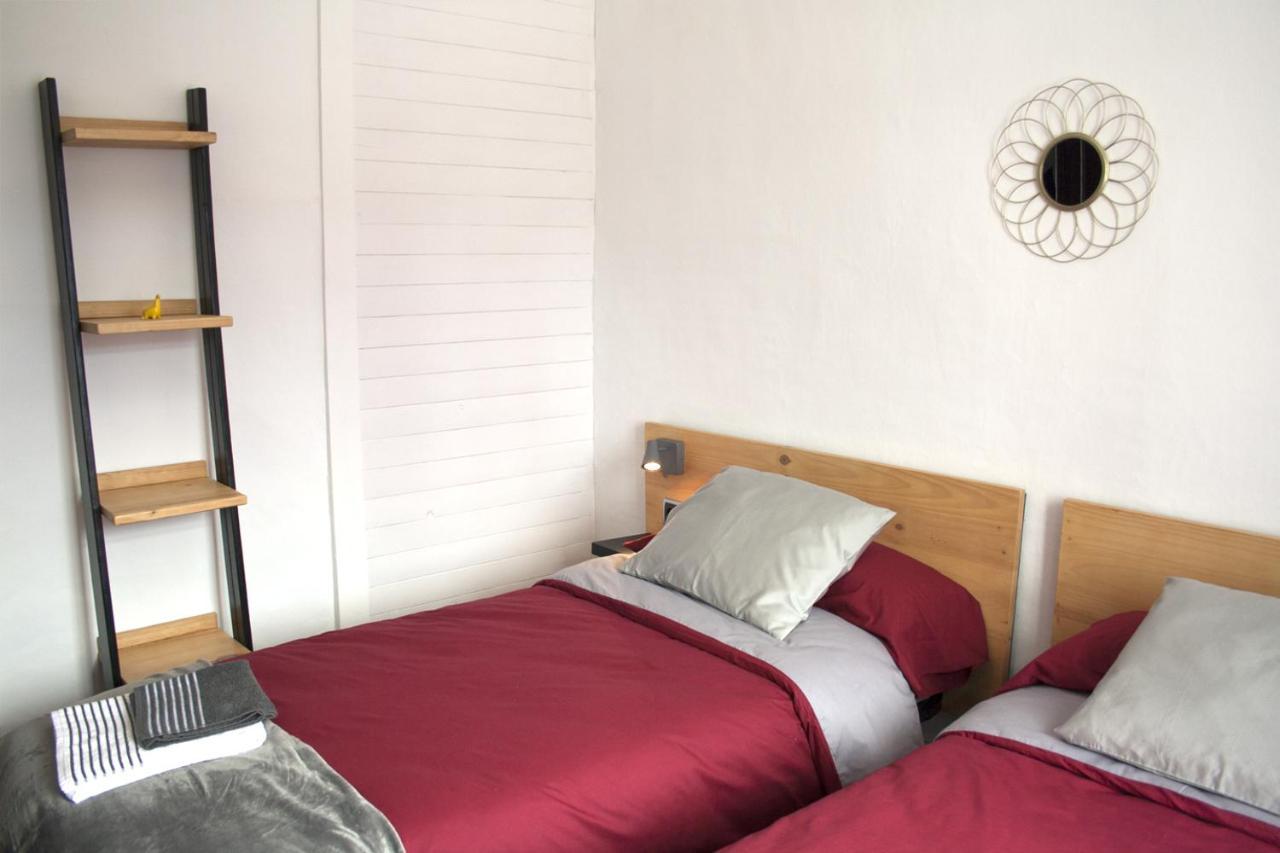 Piso Centrico Amplio, Luminoso, En Casa De Piedra Apartment Гуитириз Екстериор снимка